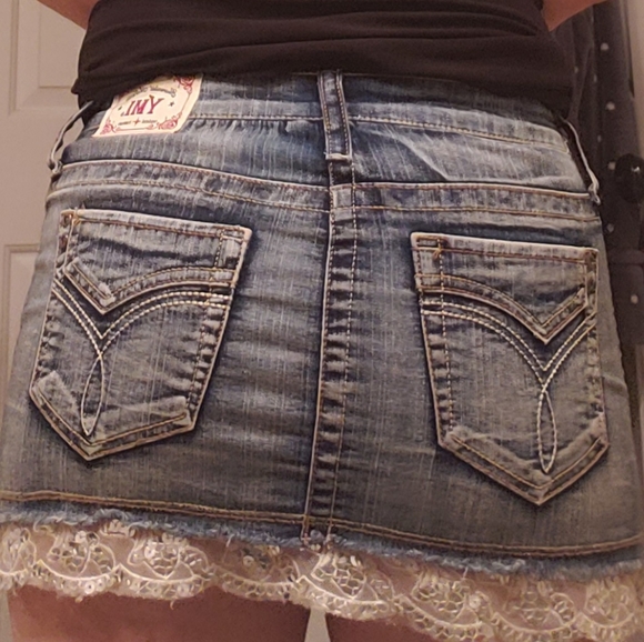 YMI denim jean white lace, silver sequin skit, size 5 - Picture 6 of 9